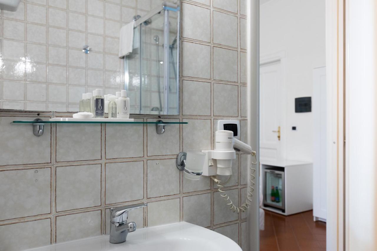 Rex Lifestyle Hotel Napoli Bagian luar foto