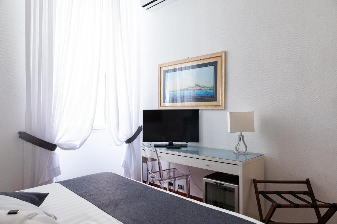 Rex Lifestyle Hotel Napoli Bagian luar foto