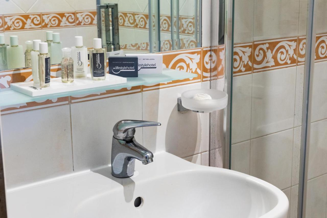 Rex Lifestyle Hotel Napoli Bagian luar foto