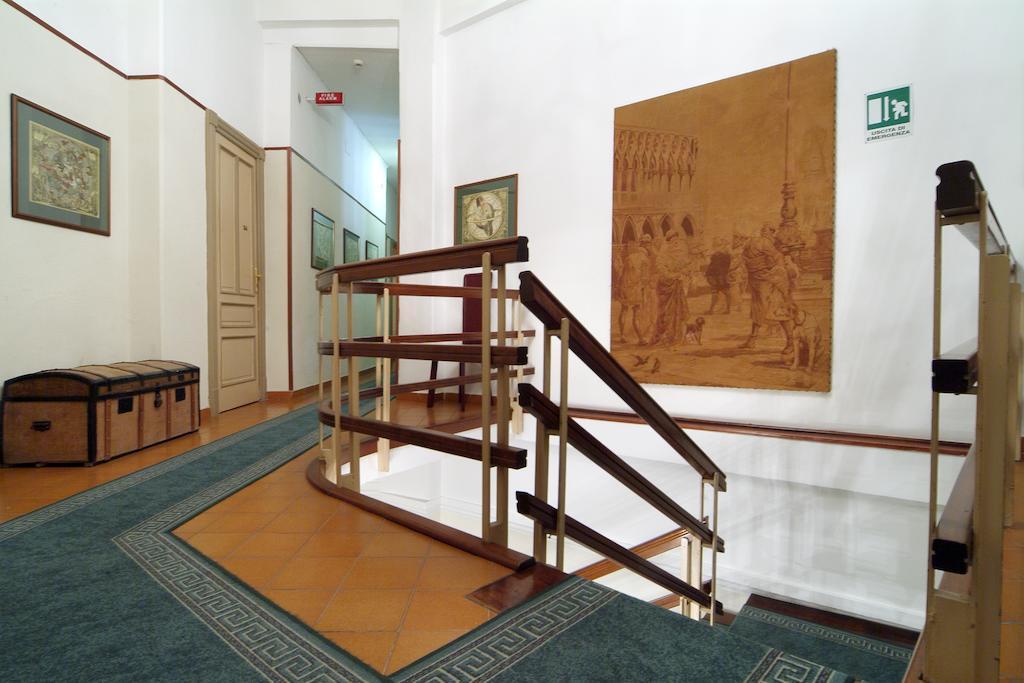 Rex Lifestyle Hotel Napoli Bagian luar foto